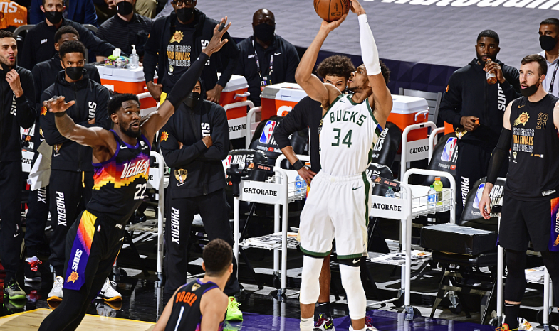 关于火箭鏖战辽宁队，字母哥扛起全队的信息