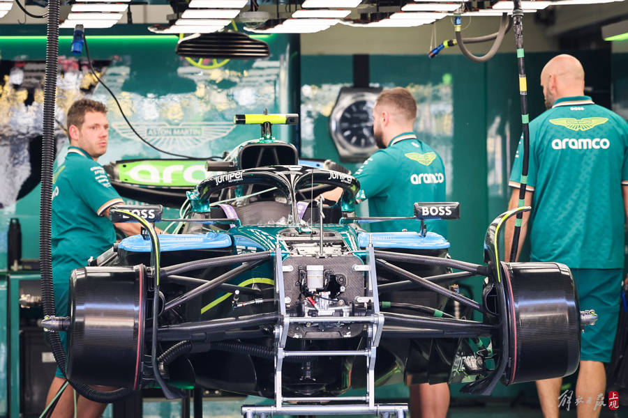 阿斯顿马丁翻盘索伯车队，诺里斯扛起全队
