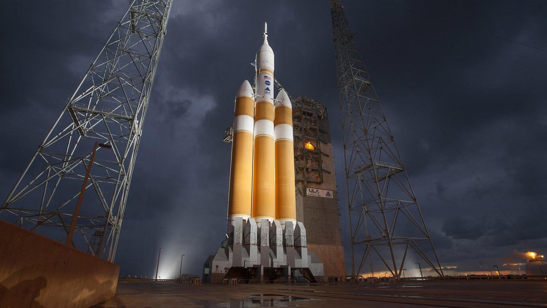 爱德华兹，一刀撕裂钢铁防线，吉林季后赛破局者的华丽独舞