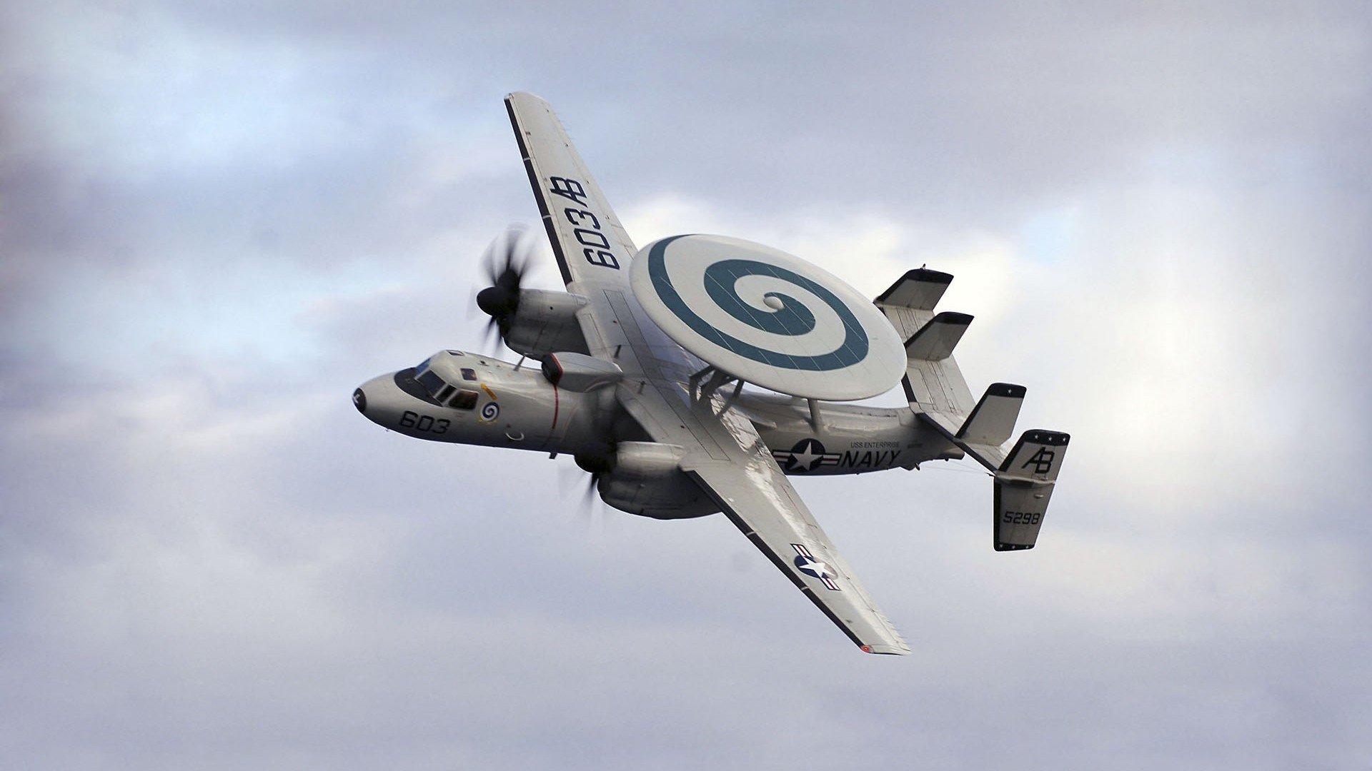 当金字塔遇见圣西罗，萨拉赫单骑闯关，埃及法老在米兰城上演世纪突破