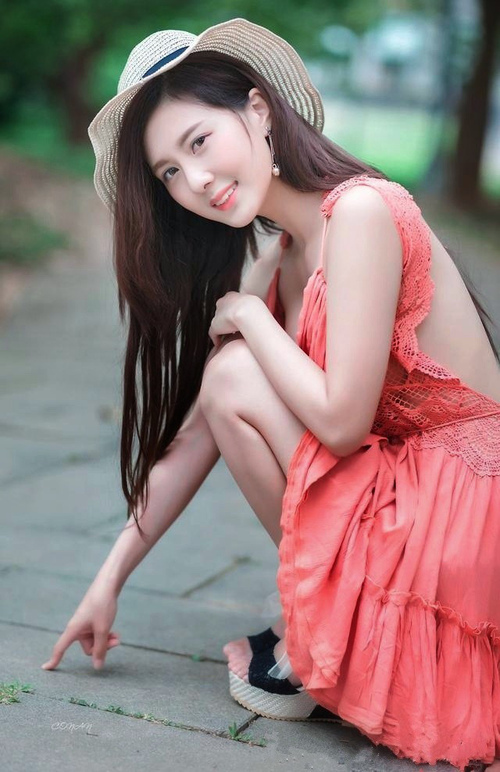 欧冠决赛焦点战，奥地利黑马淘汰里昂，奇迹之夜震撼欧洲足坛